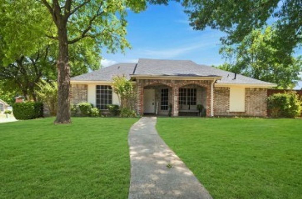 937 Knollwood Drive, Desoto, TX 75115 — exterior