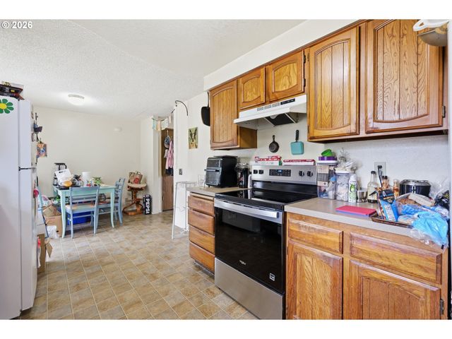920 ECHO HOLLOW Rd, Eugene, OR 97402