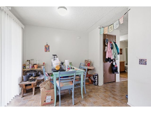 920 ECHO HOLLOW Rd, Eugene, OR 97402