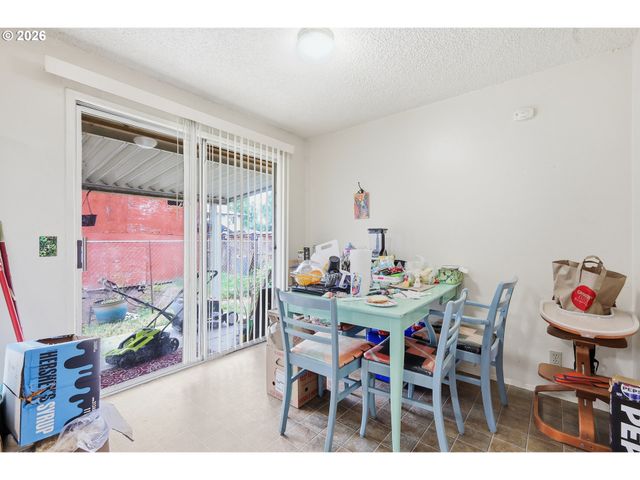 920 ECHO HOLLOW Rd, Eugene, OR 97402