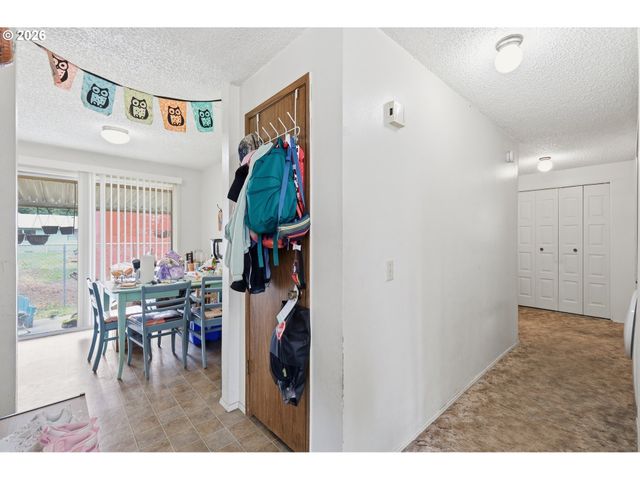 920 ECHO HOLLOW Rd, Eugene, OR 97402