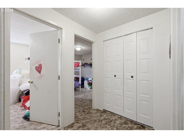 920 ECHO HOLLOW Rd, Eugene, OR 97402