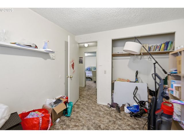 920 ECHO HOLLOW Rd, Eugene, OR 97402