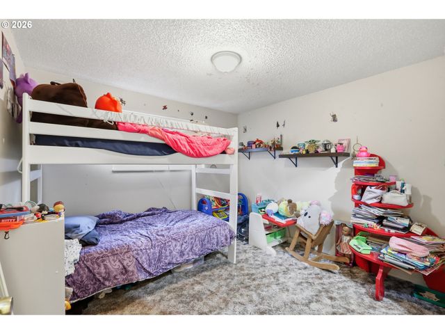 920 ECHO HOLLOW Rd, Eugene, OR 97402