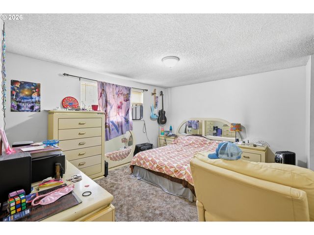920 ECHO HOLLOW Rd, Eugene, OR 97402