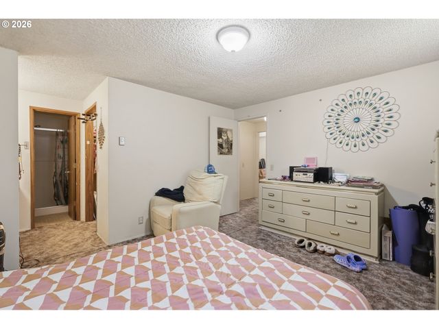 920 ECHO HOLLOW Rd, Eugene, OR 97402