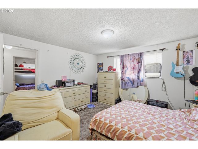 920 ECHO HOLLOW Rd, Eugene, OR 97402