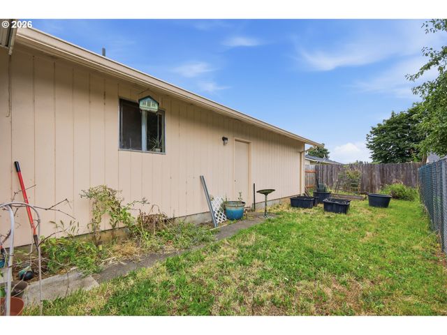 920 ECHO HOLLOW Rd, Eugene, OR 97402