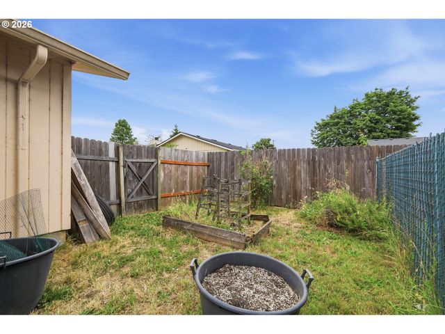 920 ECHO HOLLOW Rd, Eugene, OR 97402