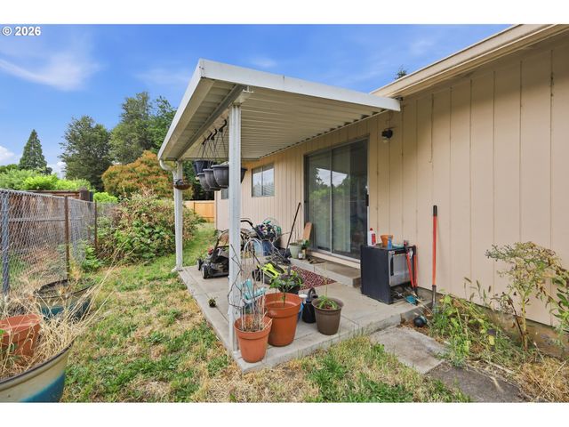 920 ECHO HOLLOW Rd, Eugene, OR 97402