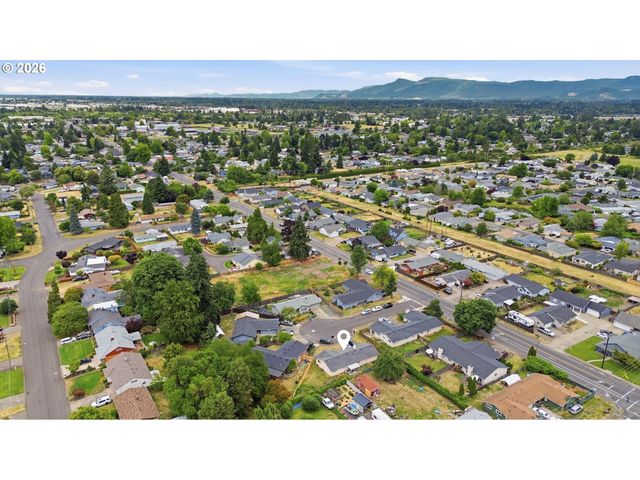 920 ECHO HOLLOW Rd, Eugene, OR 97402