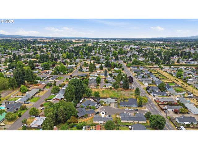 920 ECHO HOLLOW Rd, Eugene, OR 97402
