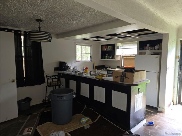 28 S Marshall Street, Pontiac, MI 48342