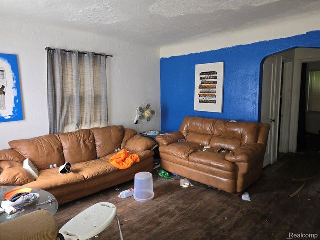 28 S Marshall Street, Pontiac, MI 48342