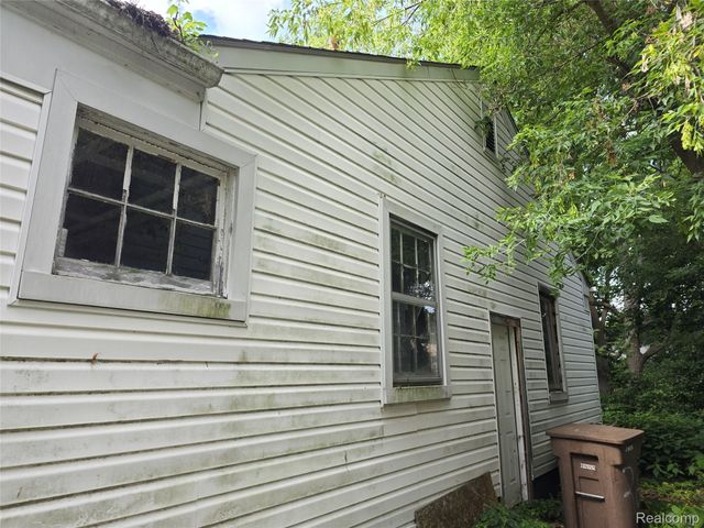 28 S Marshall Street, Pontiac, MI 48342