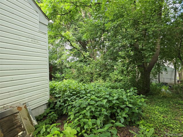 28 S Marshall Street, Pontiac, MI 48342