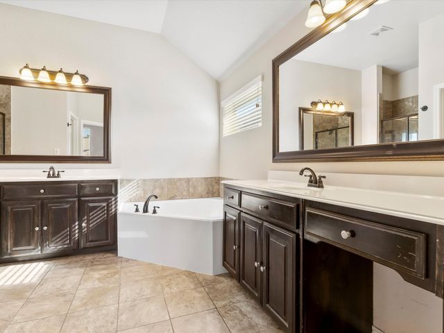 4925 Breezewind Lane, Fort Worth, TX 76123