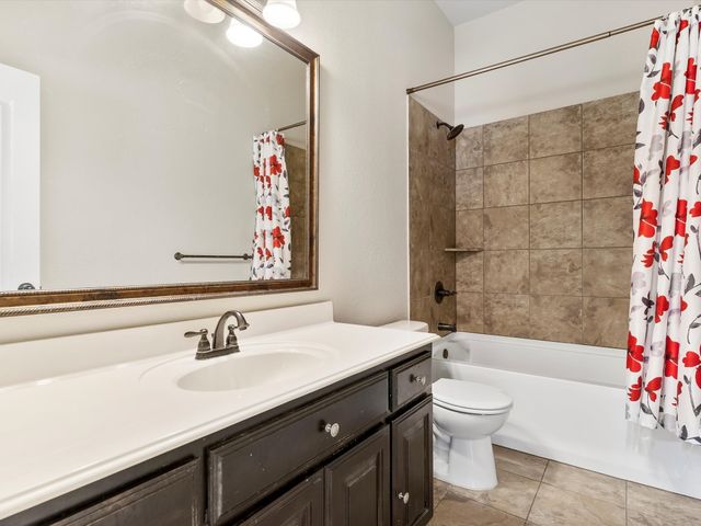 4925 Breezewind Lane, Fort Worth, TX 76123