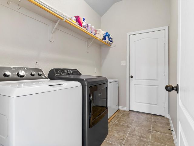4925 Breezewind Lane, Fort Worth, TX 76123