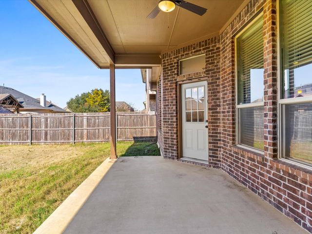 4925 Breezewind Lane, Fort Worth, TX 76123