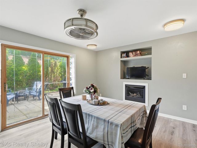28286 Red Leaf Lane, Southfield, MI 48076