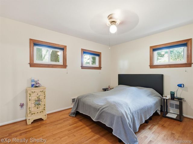 28286 Red Leaf Lane, Southfield, MI 48076