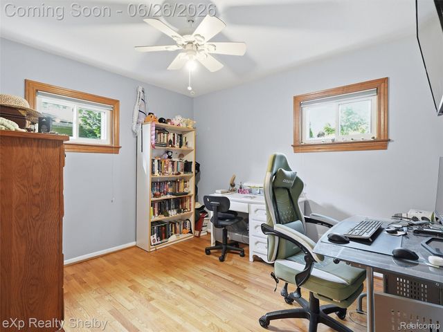 28286 Red Leaf Lane, Southfield, MI 48076