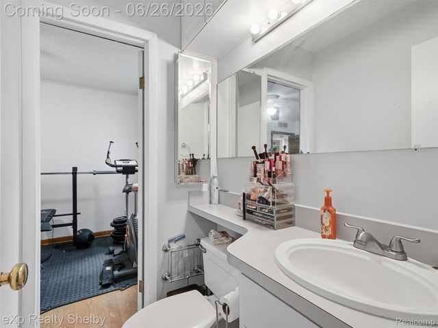 28286 Red Leaf Lane, Southfield, MI 48076