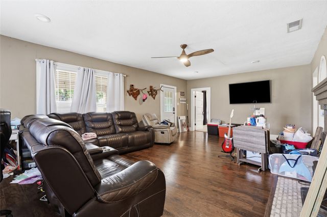 1092 W Frey Street, Stephenville, TX 76401