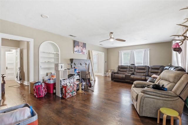 1092 W Frey Street, Stephenville, TX 76401