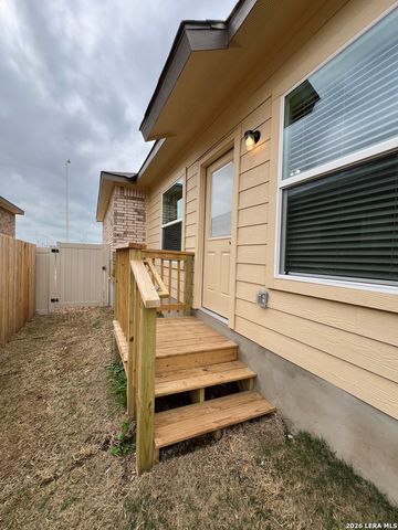351 EMMA DR, New Braunfels, TX 78130