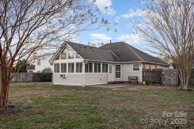 1514 Williamsburg Lane, Monroe, NC 28110