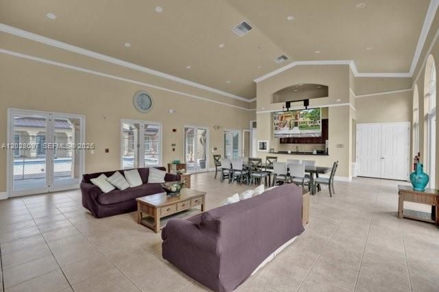 975 NE 34th Ave 103, Homestead, FL 33033