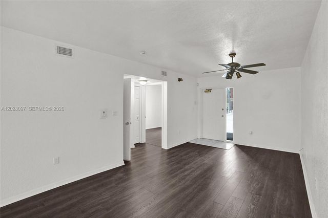975 NE 34th Ave 103, Homestead, FL 33033