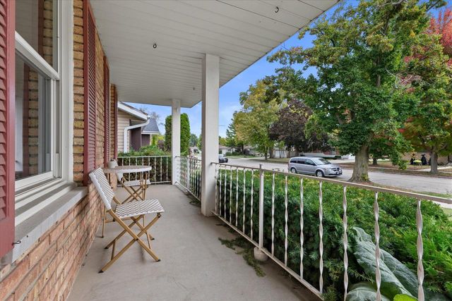 8106 48th AVENUE, Kenosha, WI 53142