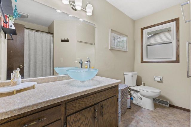 8106 48th AVENUE, Kenosha, WI 53142