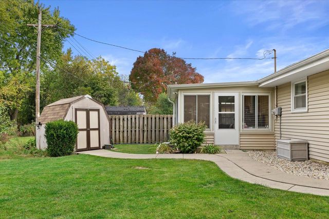 8106 48th AVENUE, Kenosha, WI 53142