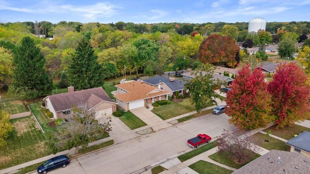 8106 48th AVENUE, Kenosha, WI 53142