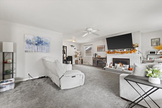 8106 48th AVENUE, Kenosha, WI 53142