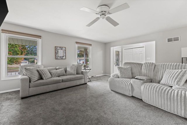 8106 48th AVENUE, Kenosha, WI 53142