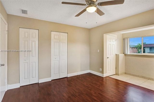 8002 SW 5th St, North Lauderdale, FL 33068