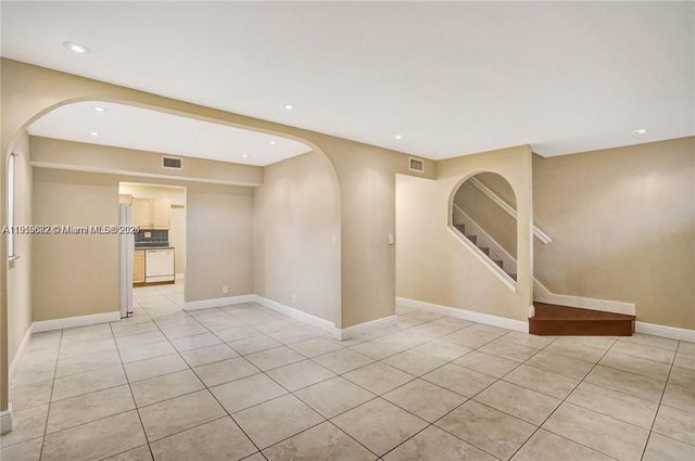 8002 SW 5th St, North Lauderdale, FL 33068