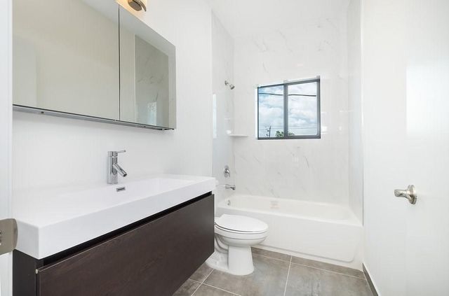 1036 NE 33rd Street 1036, Oakland Park, FL 33334