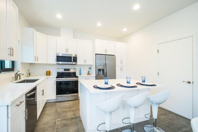 1036 NE 33rd Street 1036, Oakland Park, FL 33334
