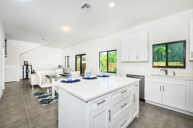 1036 NE 33rd Street 1036, Oakland Park, FL 33334