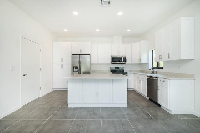 1036 NE 33rd Street 1036, Oakland Park, FL 33334