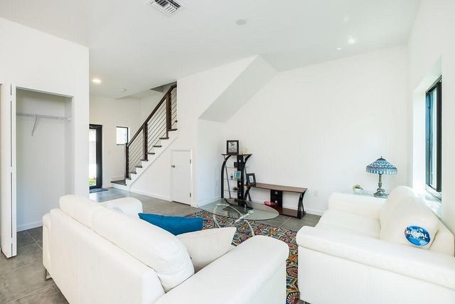 1036 NE 33rd Street 1036, Oakland Park, FL 33334