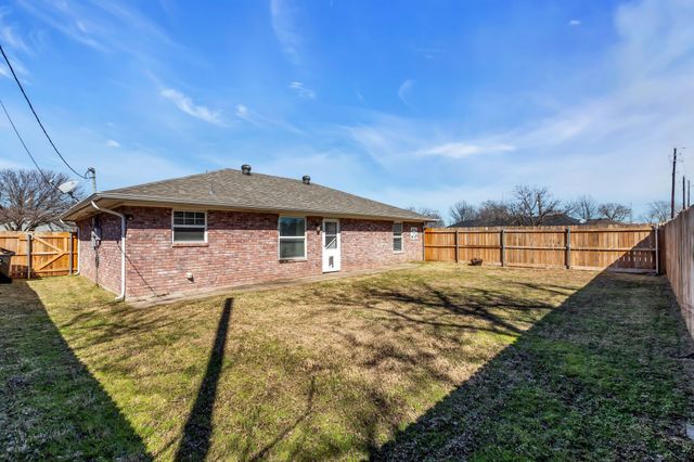 108 Turning Row Drive, Crandall, TX 75114