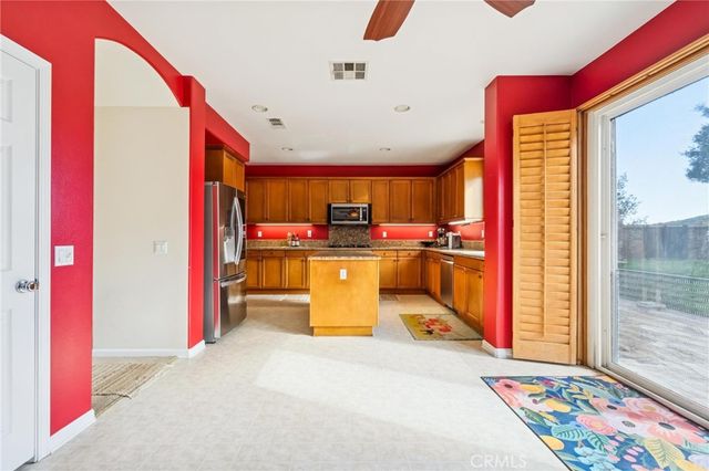 30012 Valley Glen Street, Castaic, CA 91384