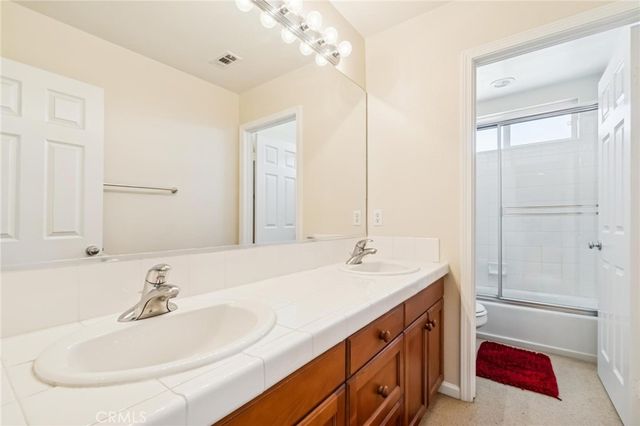 30012 Valley Glen Street, Castaic, CA 91384